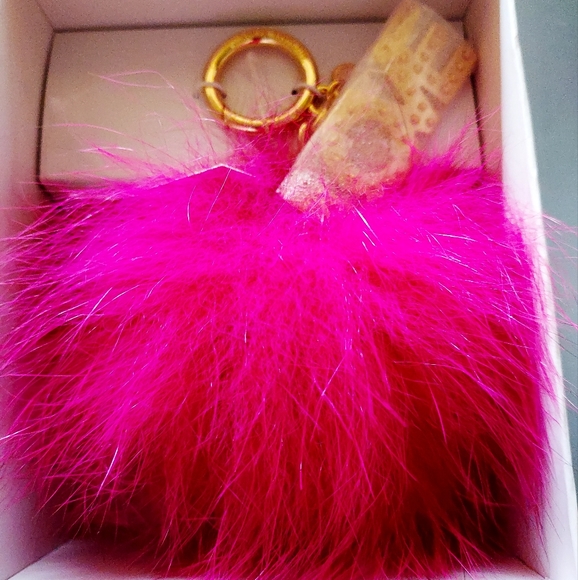 MICHAEL KORS ULTRA PINK FUR LOVE POM POM KEYCHAIN - Picture 8 of 9